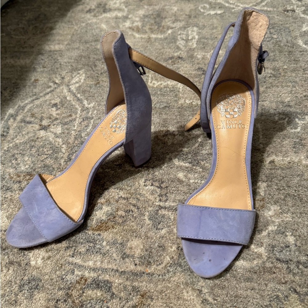 Vince Camuto size seven blue heels - Picture 3 of 3